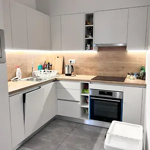Apartament New 2022 Family&friends Downtown Ac 3br 2ba Free Parking Big Balcony Near Metro&train Station Self Check-in, Budapeszt